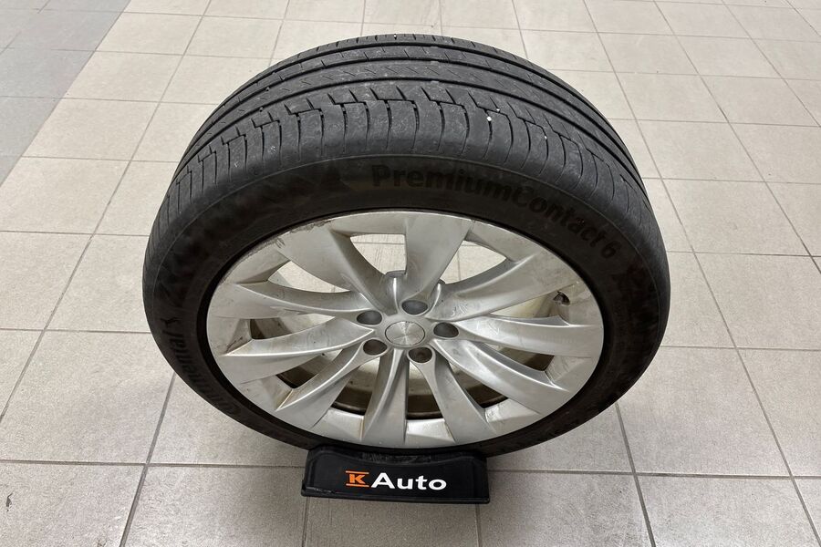 Tesla Model X vaihtoauto