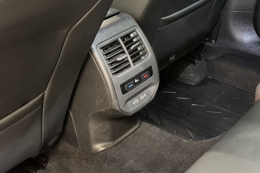 SEAT Leon Sportstourer vaihtoauto