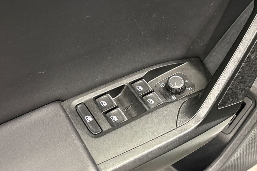 SEAT Leon Sportstourer vaihtoauto