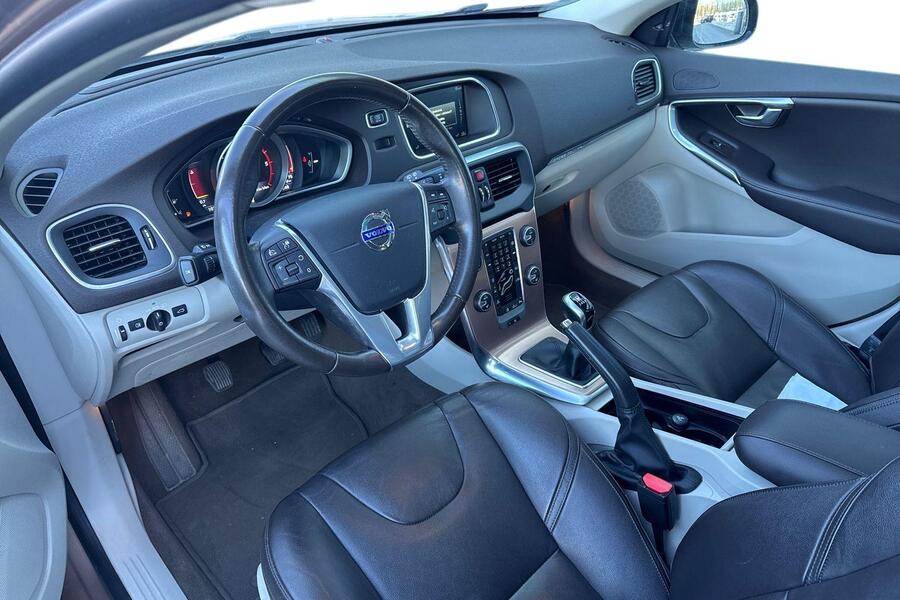 Volvo V40 Cross Country vaihtoauto