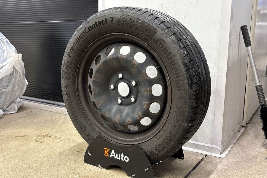 Volkswagen Caddy Maxi vaihtoauto