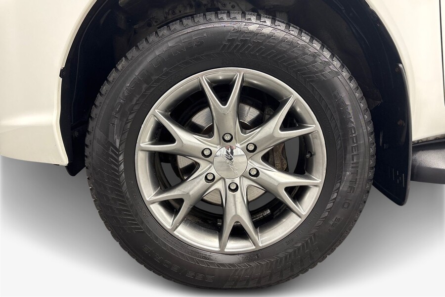 Toyota Hilux vaihtoauto