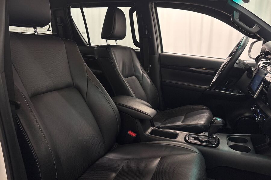 Toyota Hilux vaihtoauto