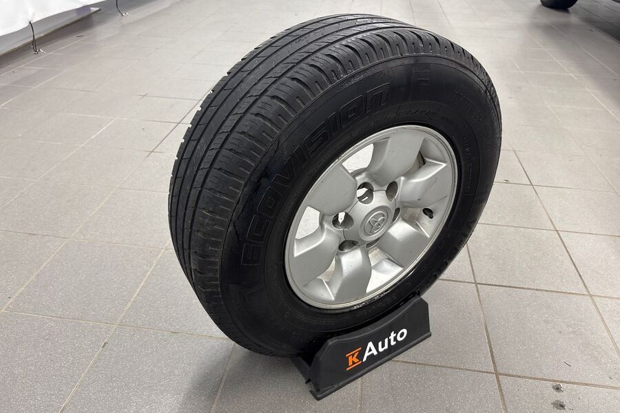 Toyota Hilux vaihtoauto