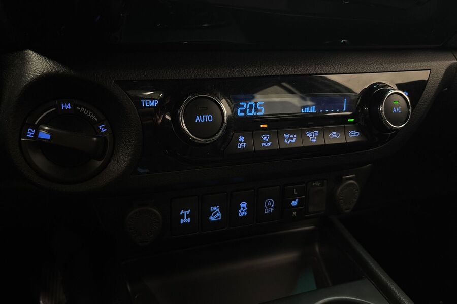 Toyota Hilux vaihtoauto