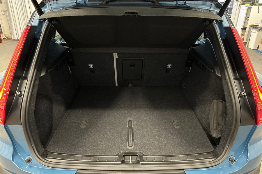 Volvo EX40 vaihtoauto