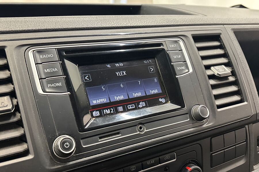 Volkswagen Caravelle vaihtoauto