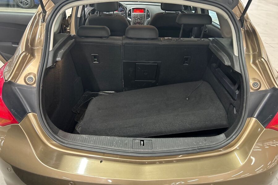 Opel Astra vaihtoauto