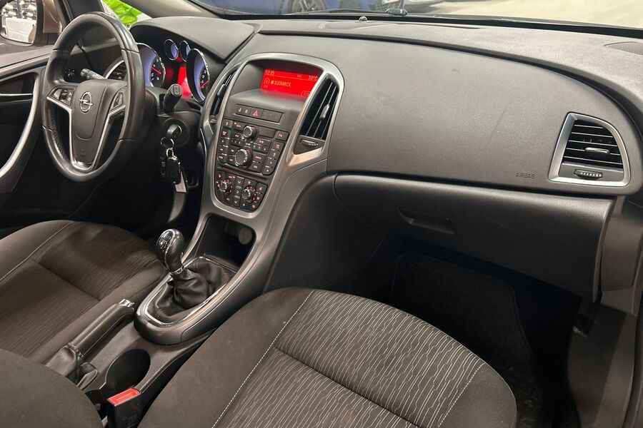 Opel Astra vaihtoauto