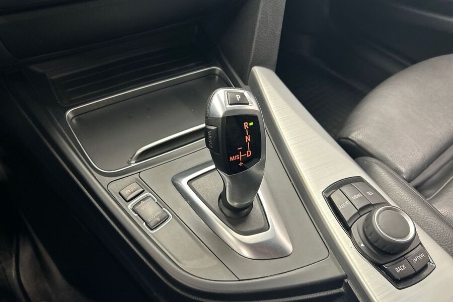 BMW 320 vaihtoauto