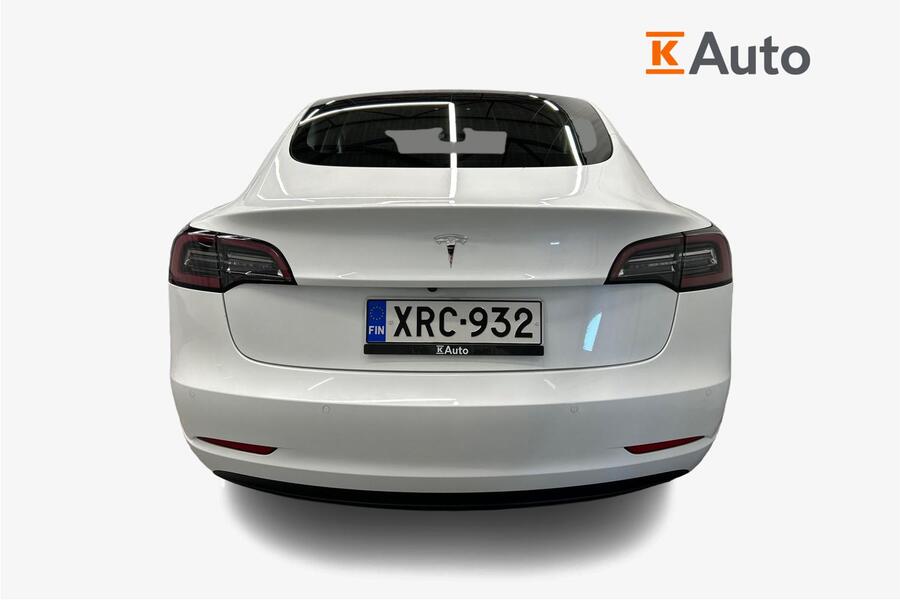 Tesla Model 3 vaihtoauto