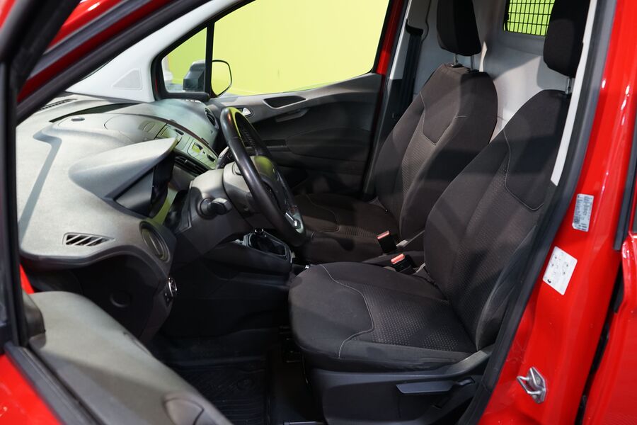 Ford Transit Courier vaihtoauto