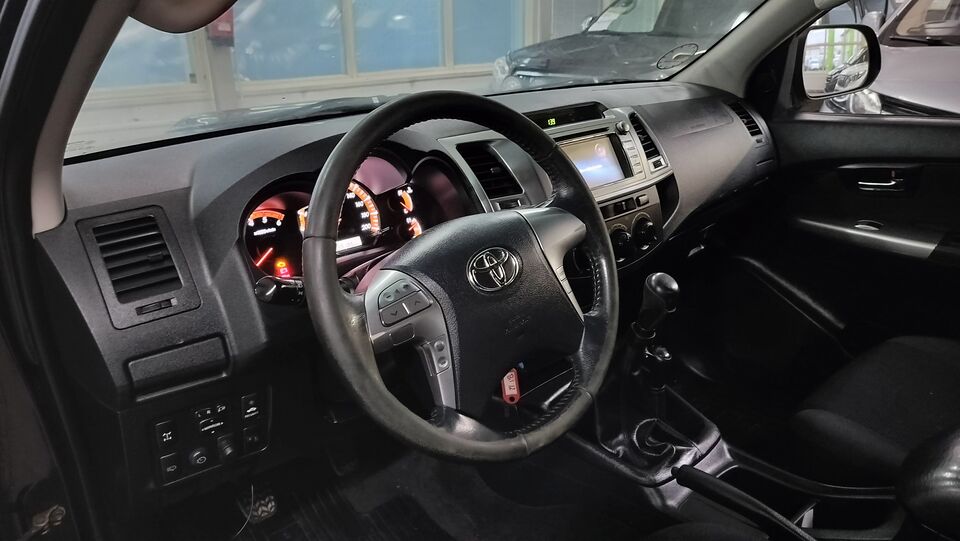 Toyota Hilux vaihtoauto