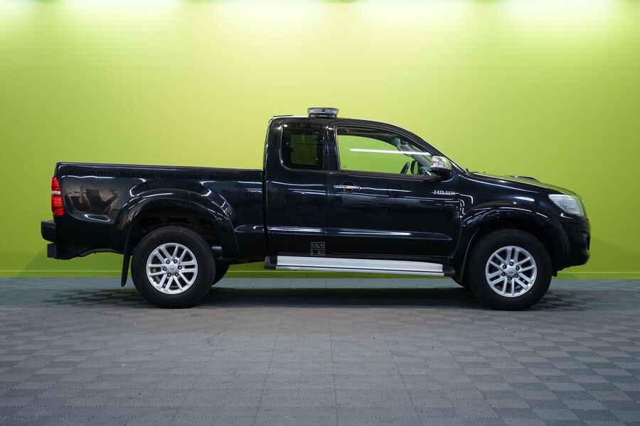 Toyota Hilux vaihtoauto