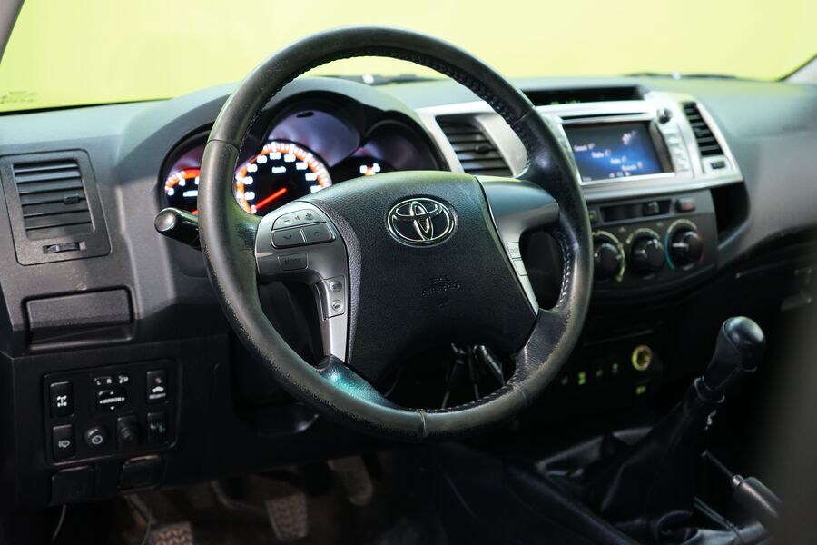 Toyota Hilux vaihtoauto