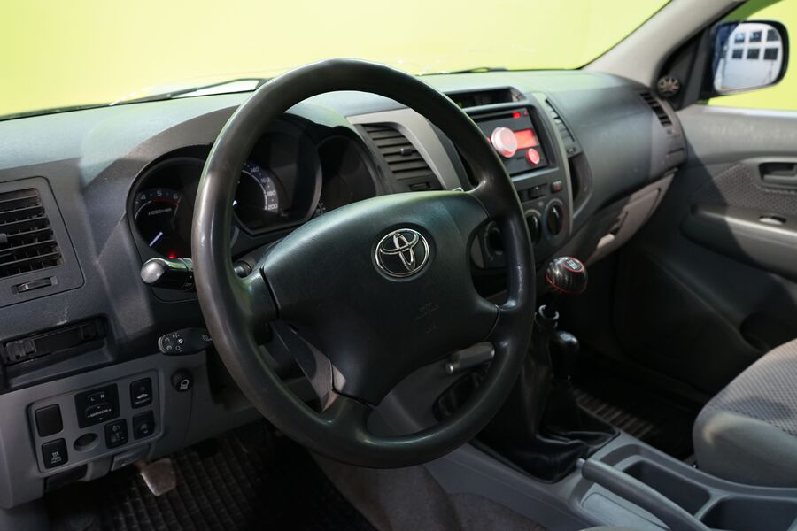 Toyota Hilux vaihtoauto