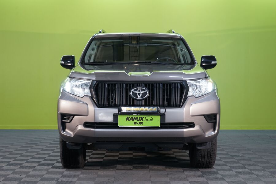 Toyota Land Cruiser vaihtoauto