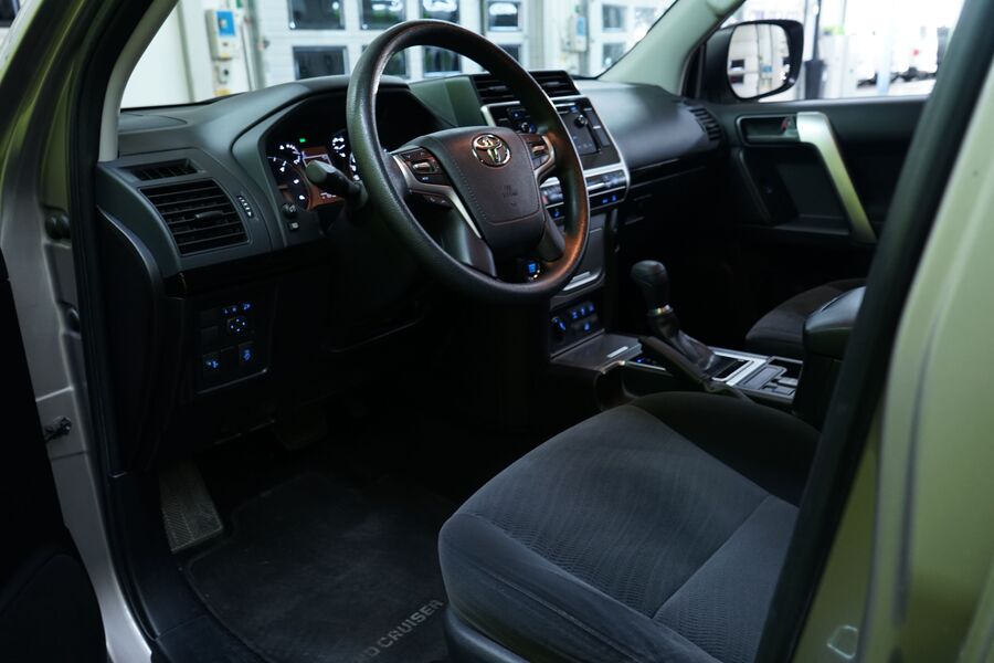 Toyota Land Cruiser vaihtoauto