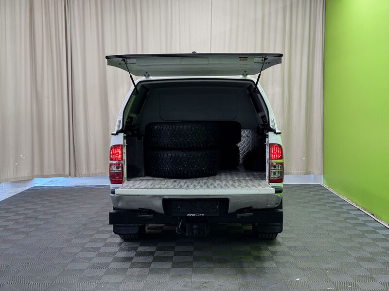 Toyota Hilux vaihtoauto