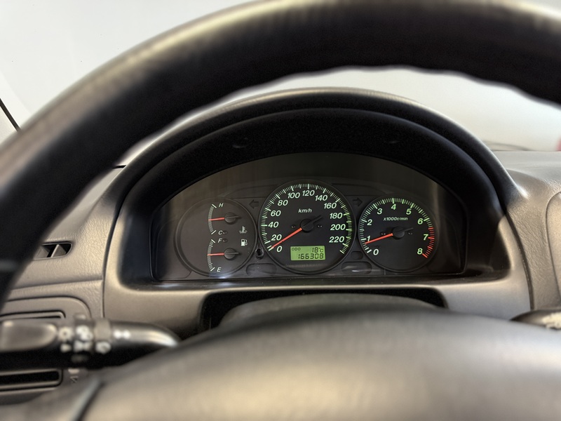 Mazda 323 vaihtoauto