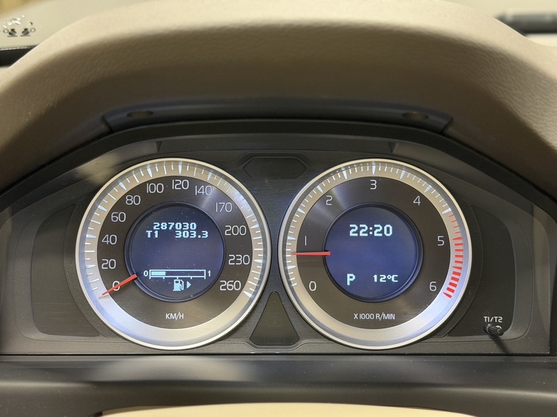 Volvo V70 vaihtoauto