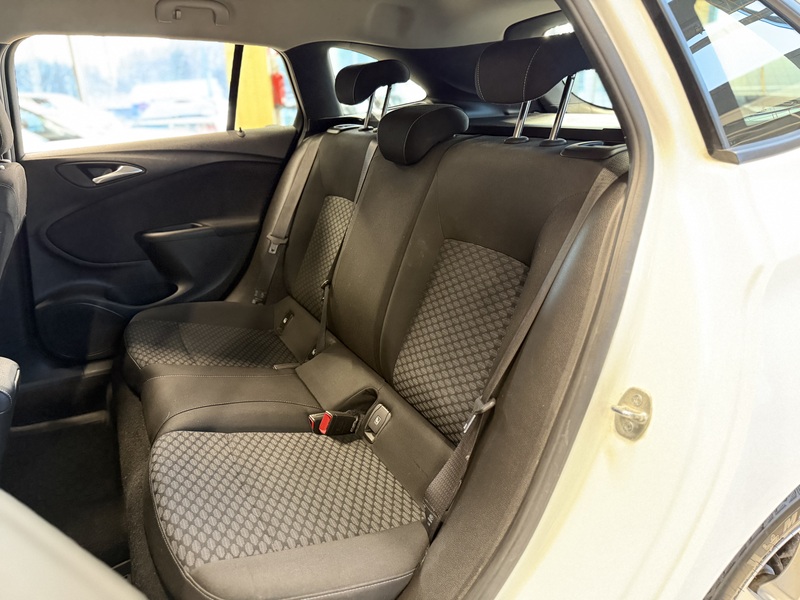 Opel Astra vaihtoauto