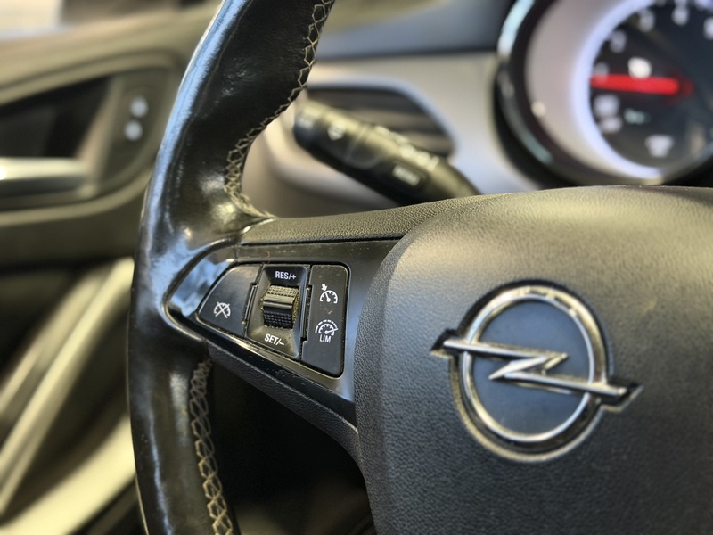 Opel Astra vaihtoauto