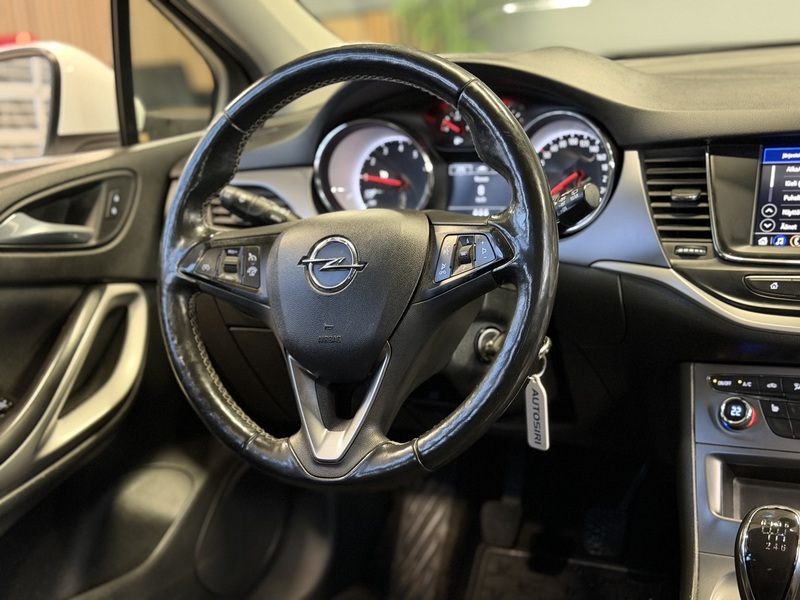 Opel Astra vaihtoauto