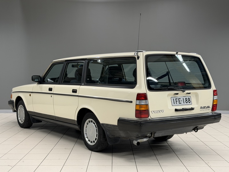 Volvo 240 vaihtoauto