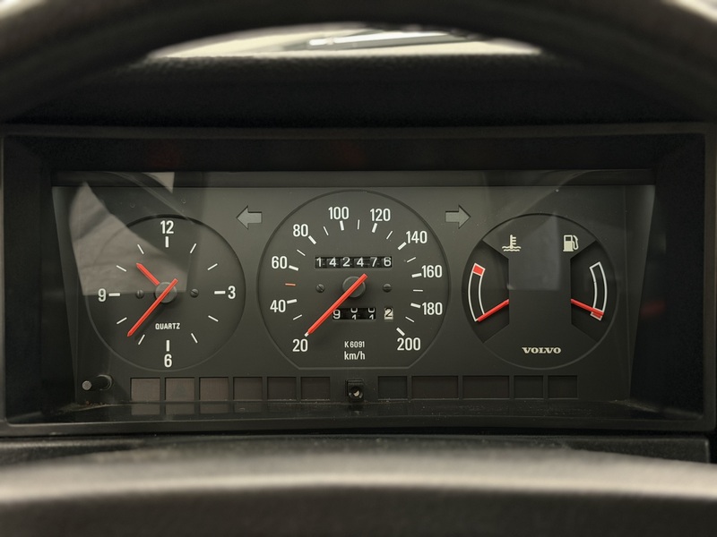 Volvo 240 vaihtoauto