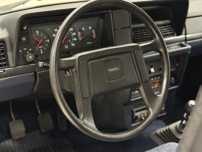 Volvo 240 vaihtoauto