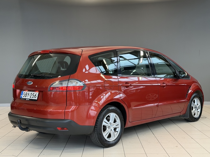 Ford S-MAX vaihtoauto