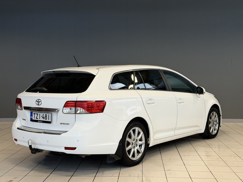 Toyota Avensis vaihtoauto