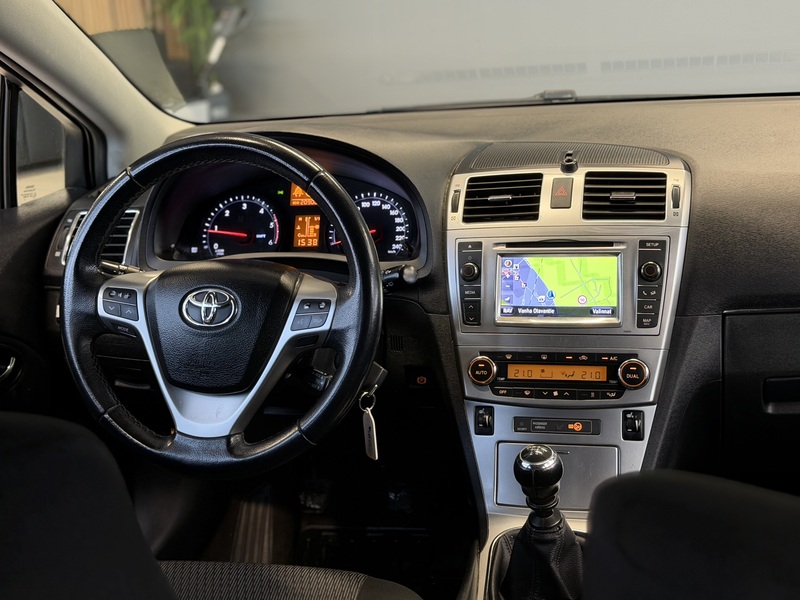 Toyota Avensis vaihtoauto