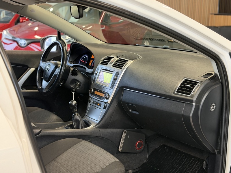 Toyota Avensis vaihtoauto