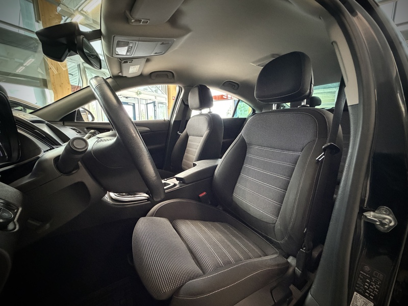 Opel Insignia vaihtoauto