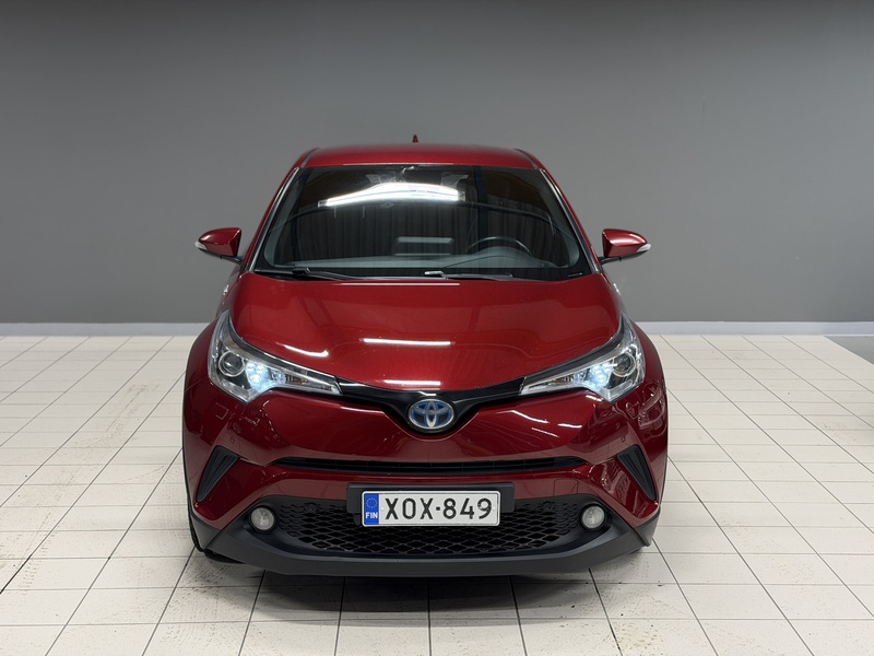 Toyota C-HR vaihtoauto