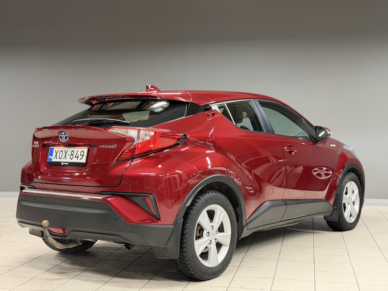 Toyota C-HR vaihtoauto