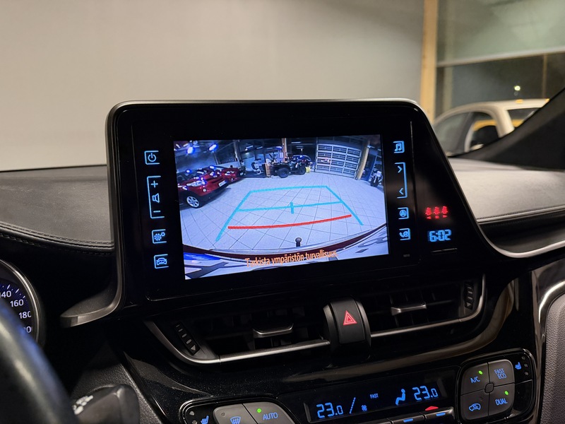 Toyota C-HR vaihtoauto