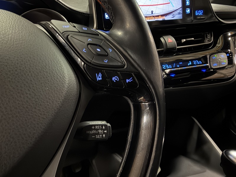 Toyota C-HR vaihtoauto