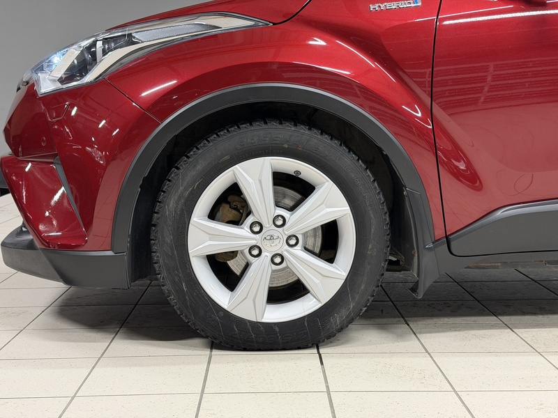 Toyota C-HR vaihtoauto