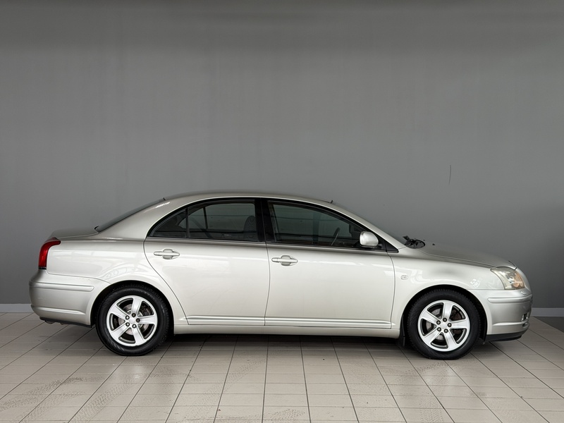 Toyota Avensis vaihtoauto