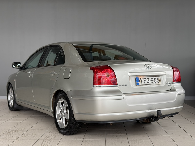 Toyota Avensis vaihtoauto