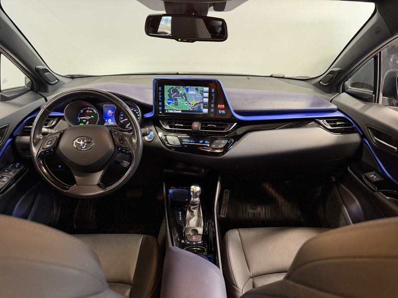 Toyota C-HR vaihtoauto