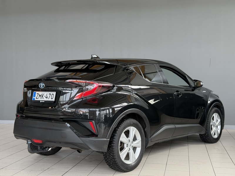 Toyota C-HR vaihtoauto