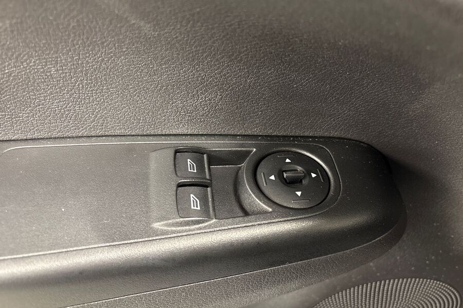 Ford Transit Courier vaihtoauto