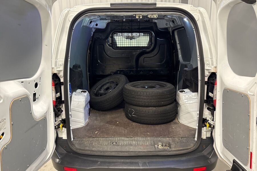 Ford Transit Courier vaihtoauto