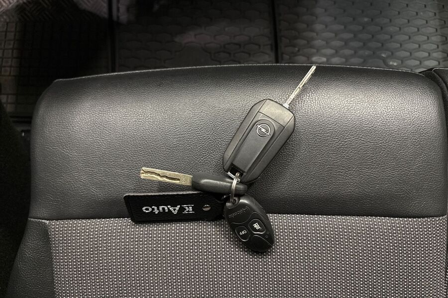 Opel Vivaro vaihtoauto