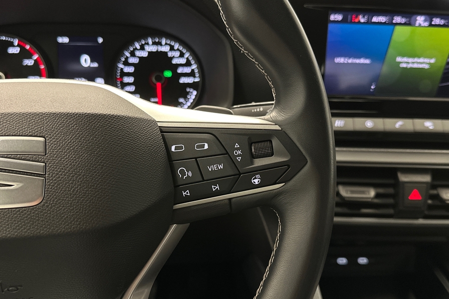SEAT Leon Sportstourer vaihtoauto