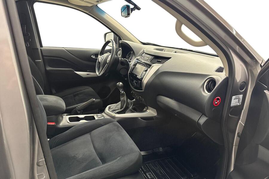 Nissan Navara vaihtoauto